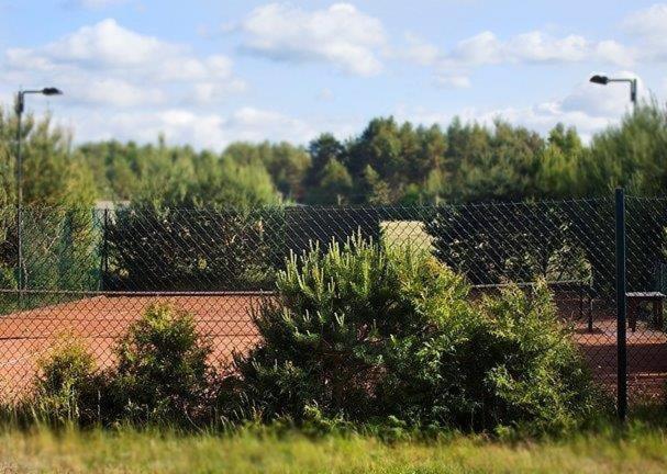 Domek letniskowy z kortem tenisowym Ostrowo  Zewnętrze zdjęcie